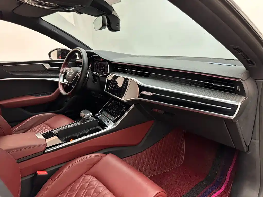 Audi A7L 2023 — фото 11