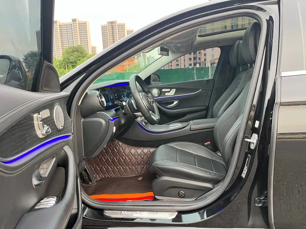 Mercedes-Benz E-Class 2019 — фото 15