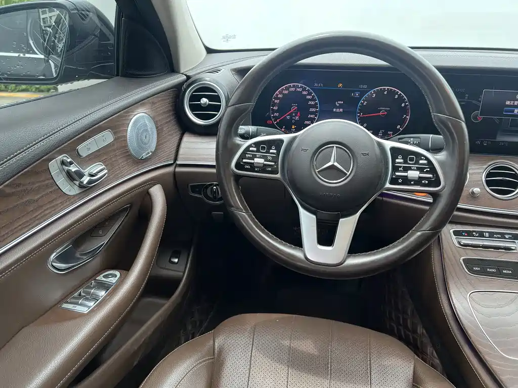Mercedes-Benz E-Class 2020 — фото 9