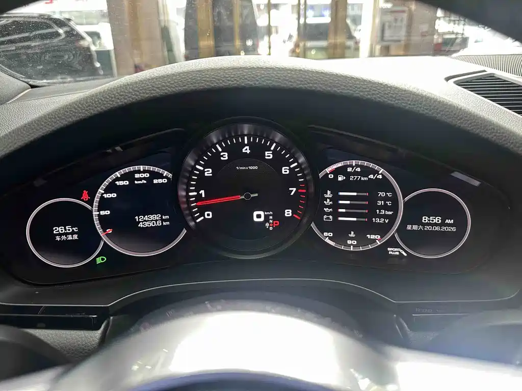 Porsche Cayenne 2018 — фото 12