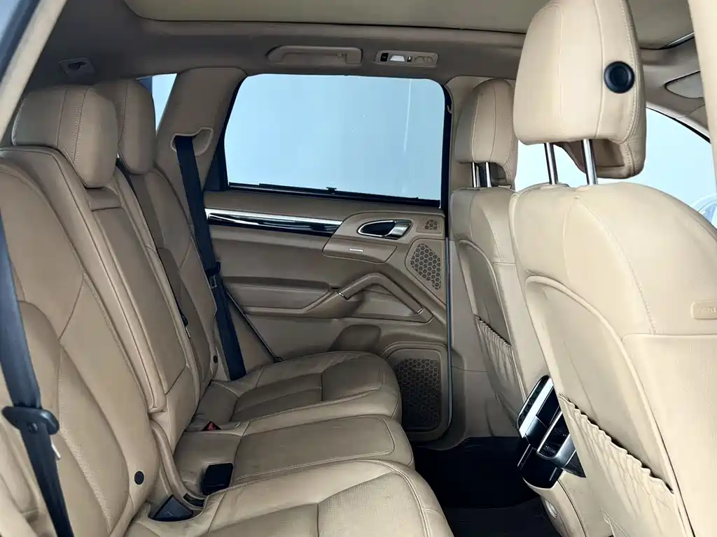 Porsche Cayenne 2015 — фото 9