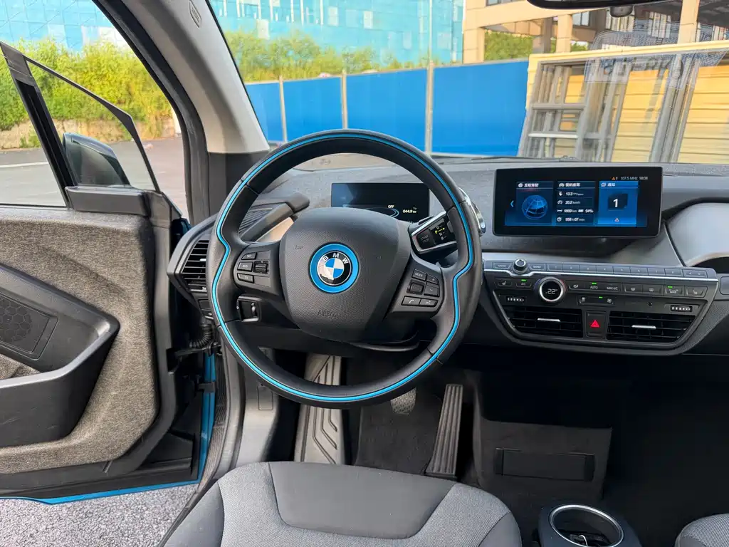 BMW i3 2019 — фото 8