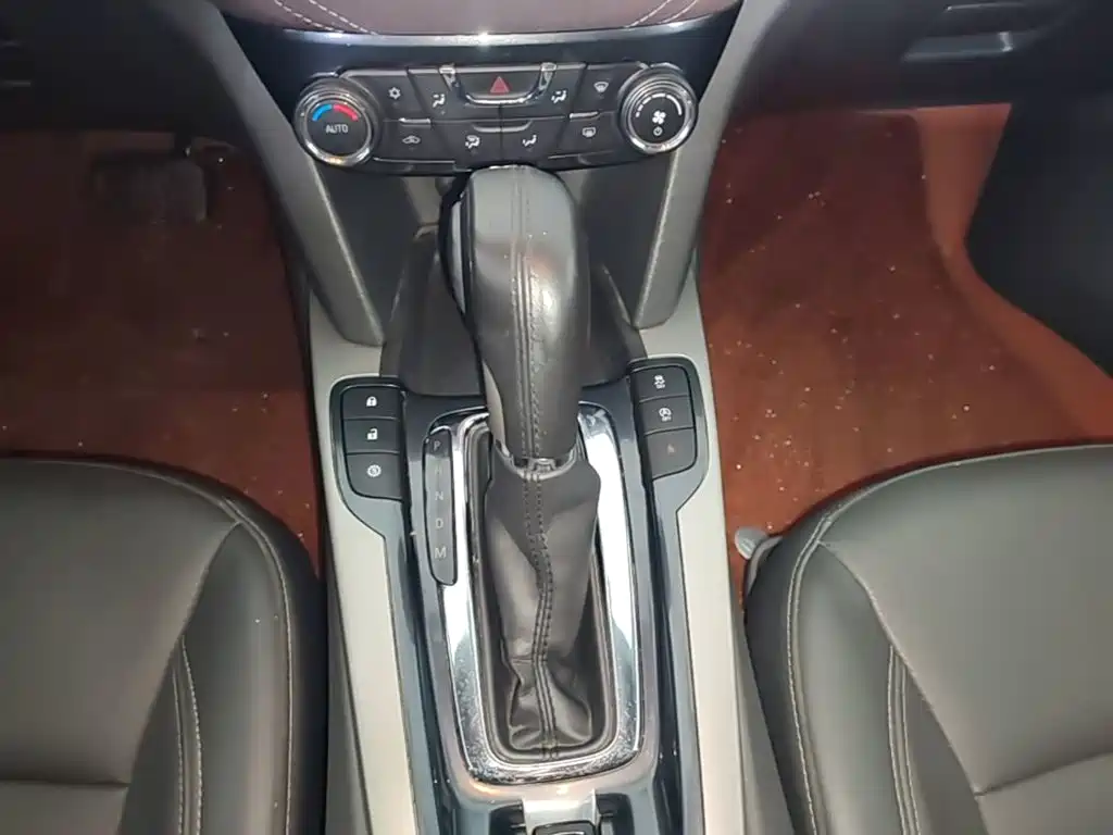 Chevrolet Malibu 2018 — фото 14