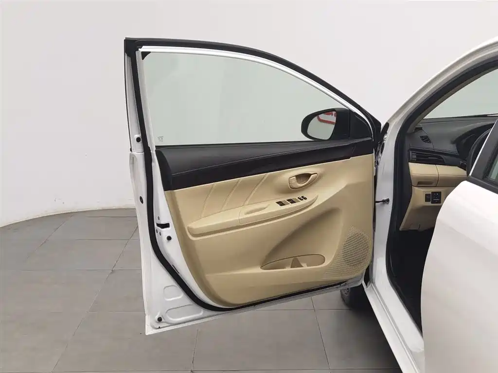 Toyota Vios 2016 — фото 8