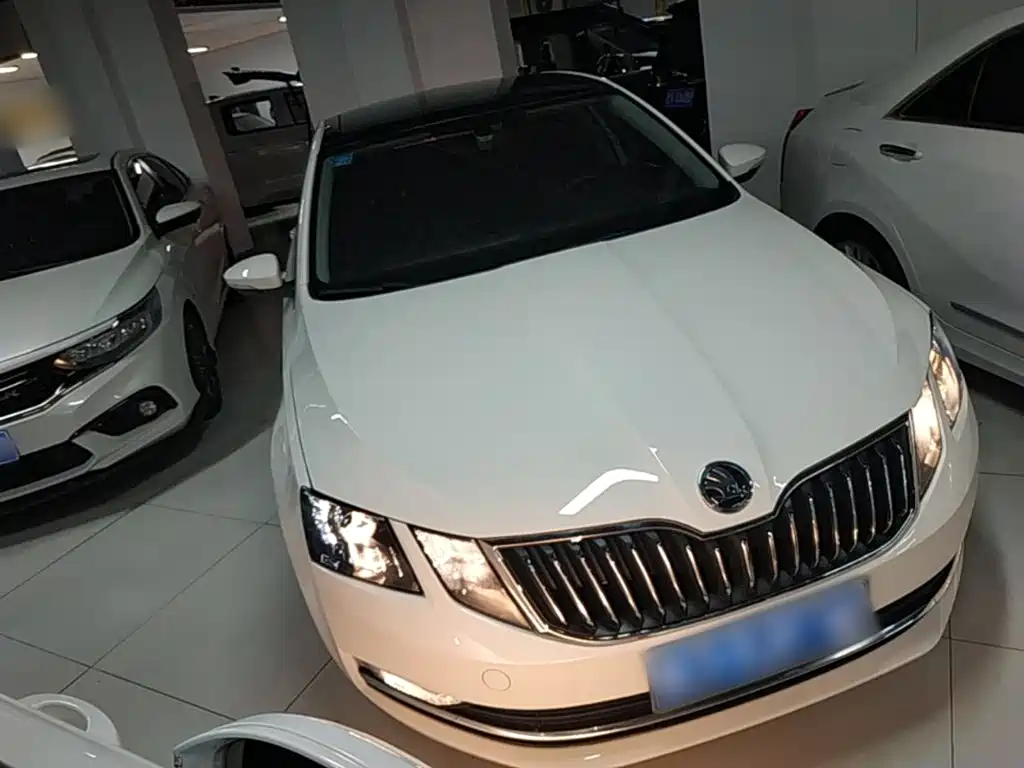 Skoda Octavia 2018 — фото 4