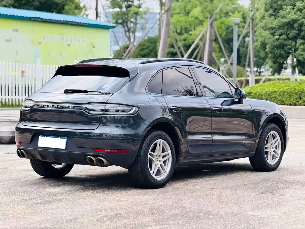 Porsche Macan 2019 — фото 10