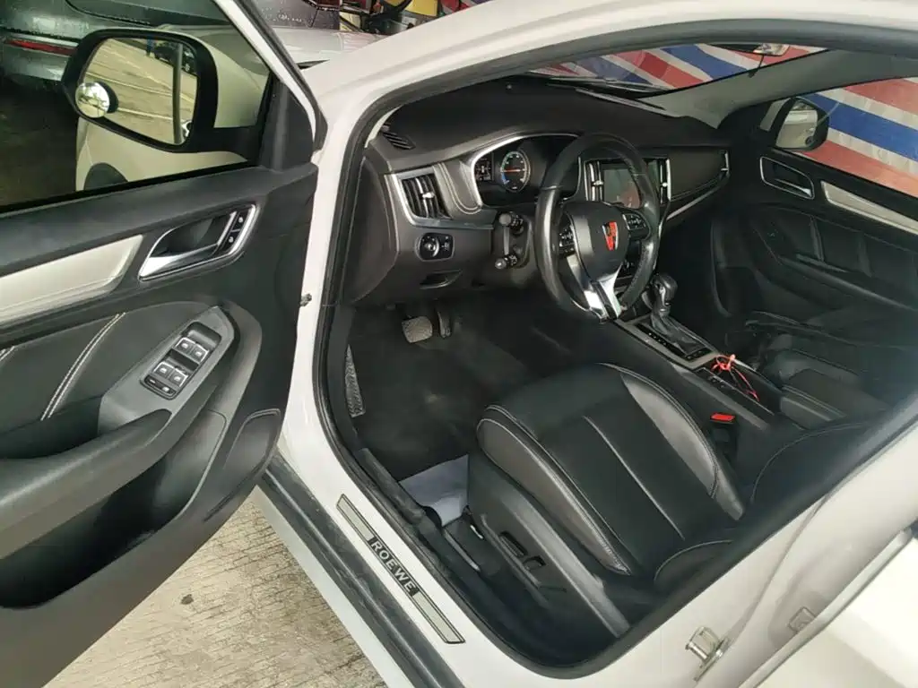 Roewe RX5 New Energy 2019 — фото 16