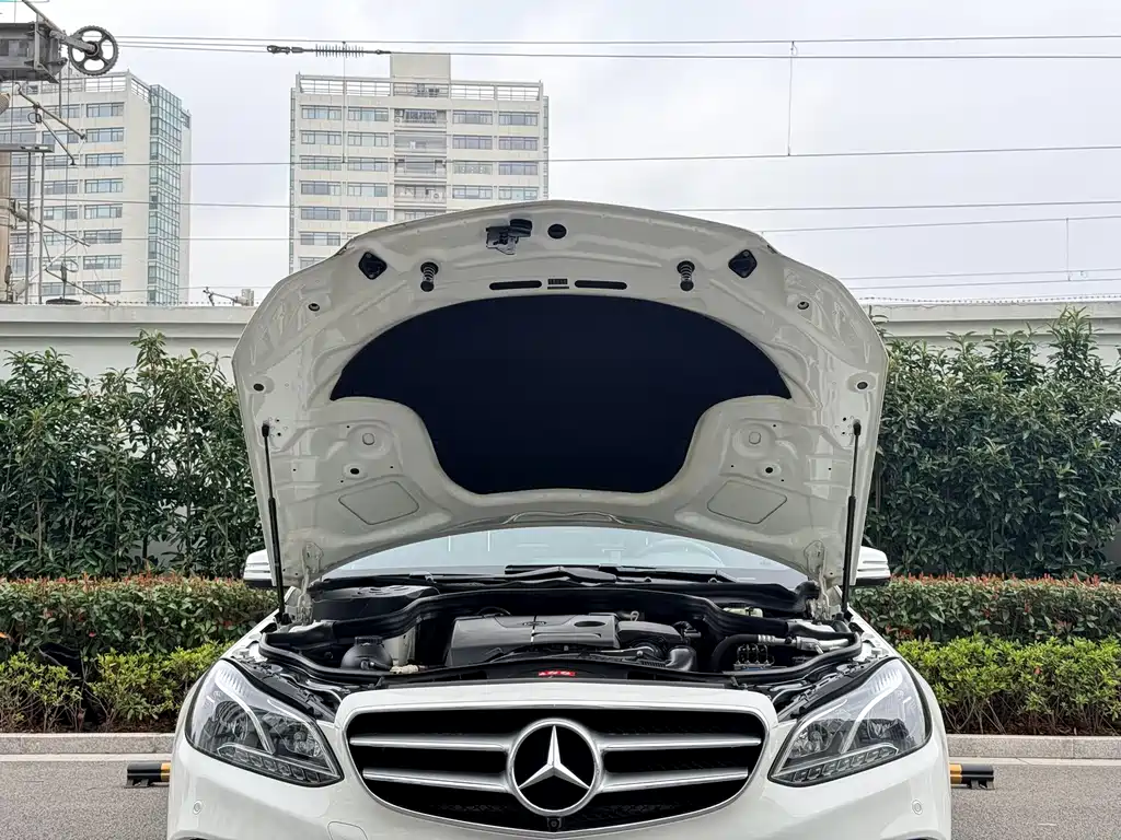 Mercedes-Benz E-Class 2015 — фото 34