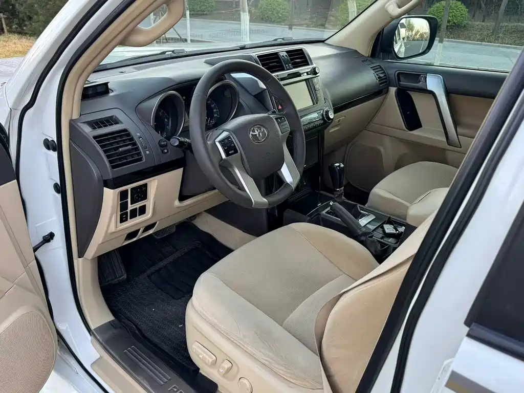 Toyota Prado 2015 — фото 4