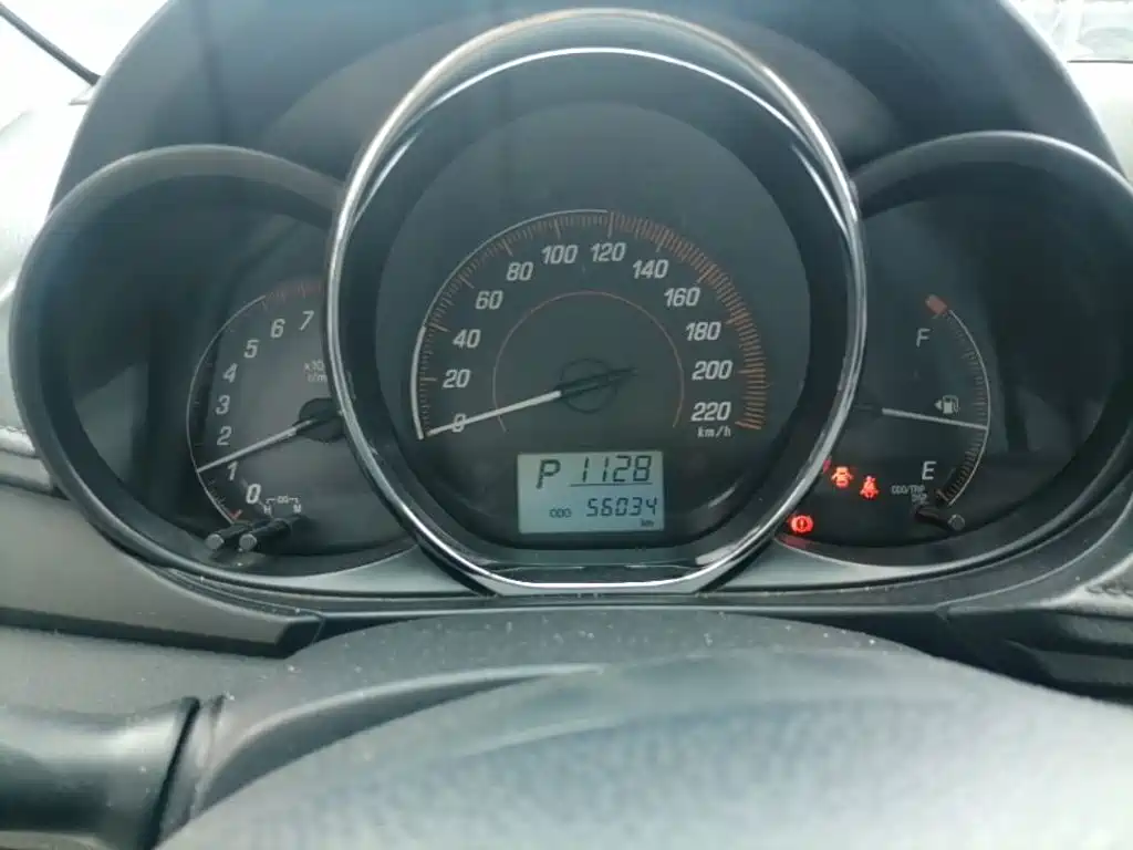 Toyota Yaris L 2020 — фото 18