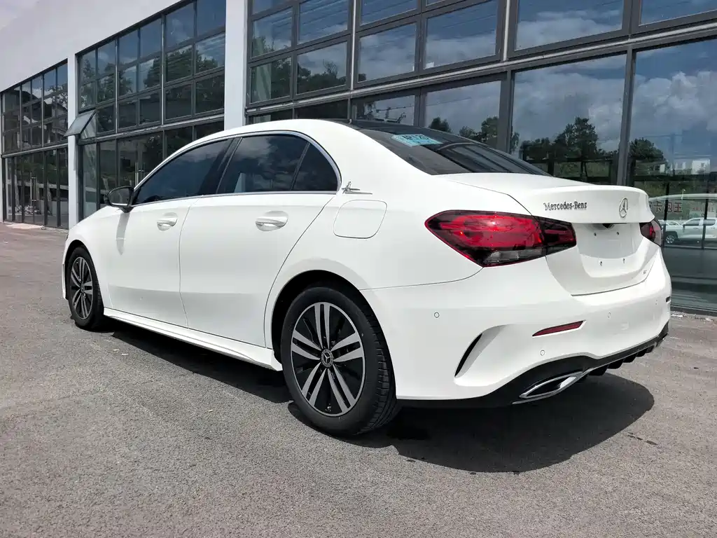 Mercedes-Benz A-Class 2019 — фото 9