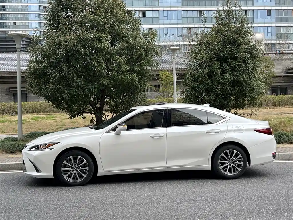 Lexus ES 2024 — фото 5