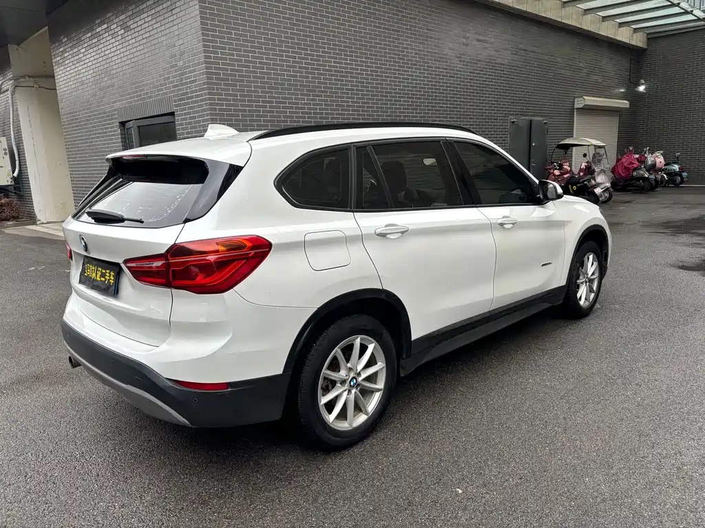 BMW X1 2018 — фото 15