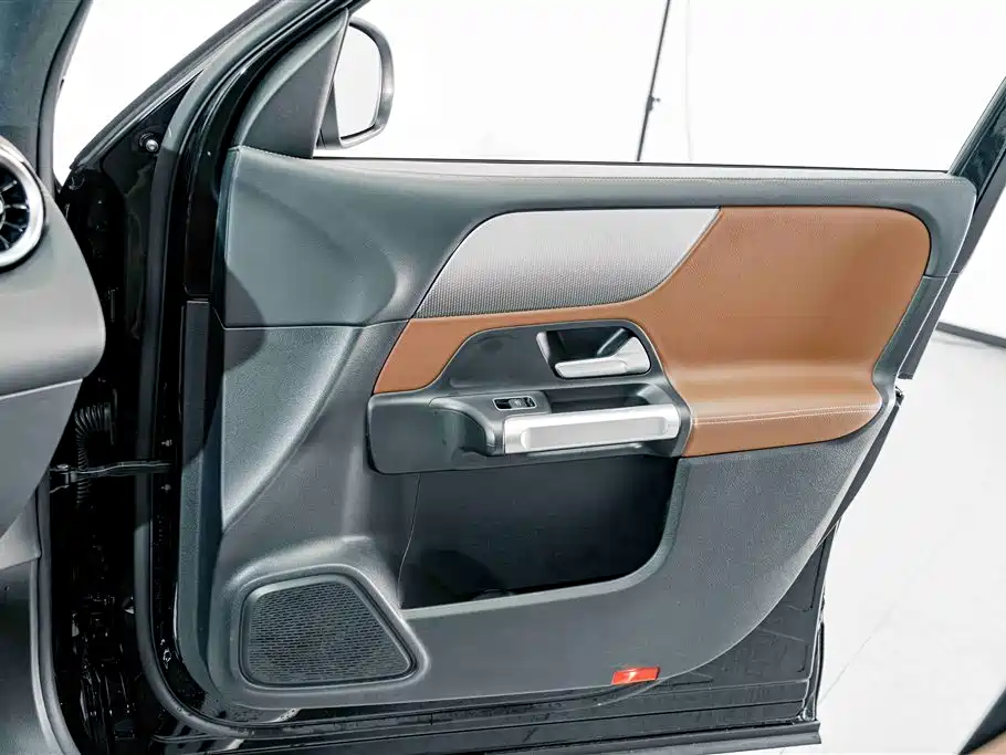Mercedes-Benz GLB 2023 — фото 14