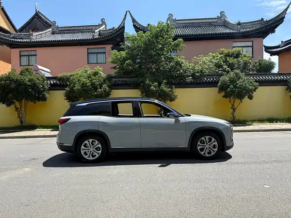 NIO ES8 2020