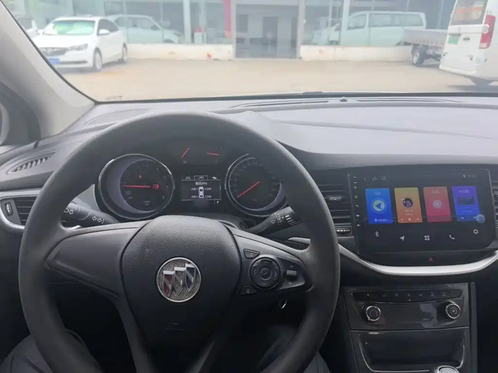 Buick Verano 2017 — фото 10