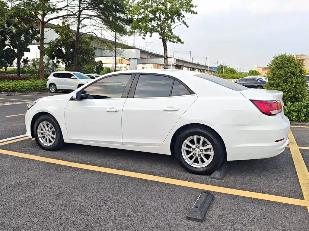 Chevrolet Malibu 2016 — фото 24