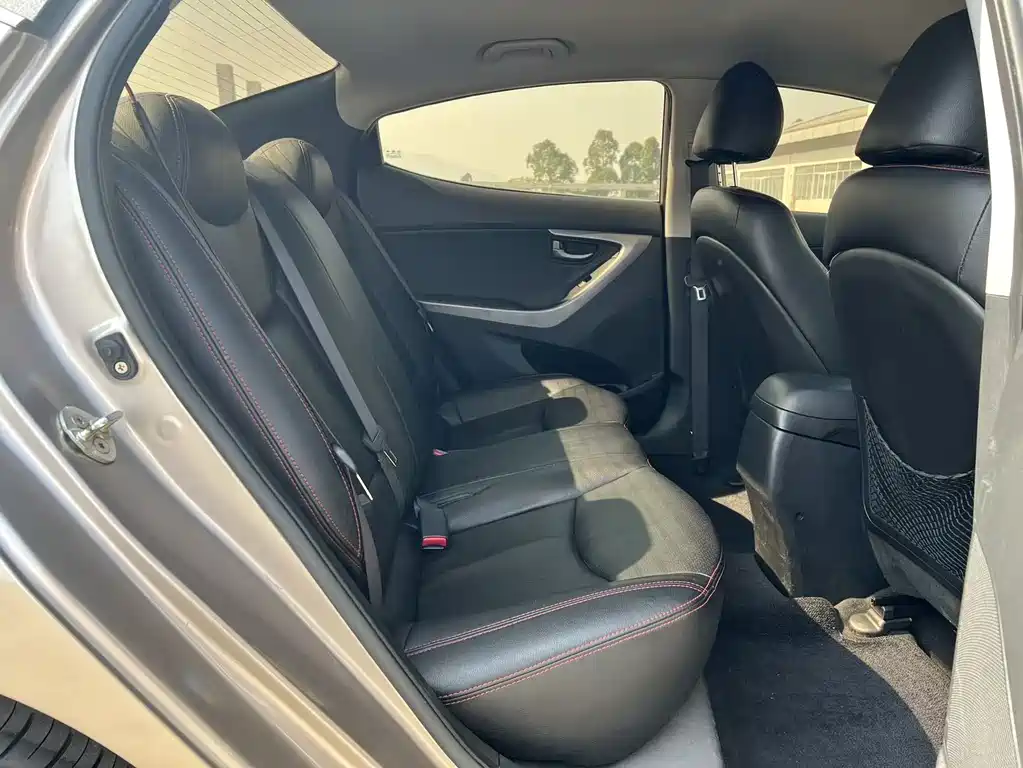 Hyundai Elantra Langdong 2017 — фото 14
