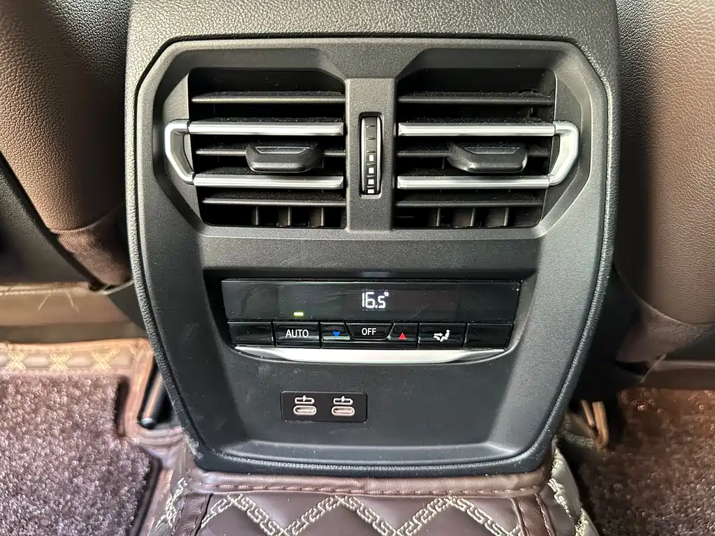 BMW 3 Series 2019 — фото 15