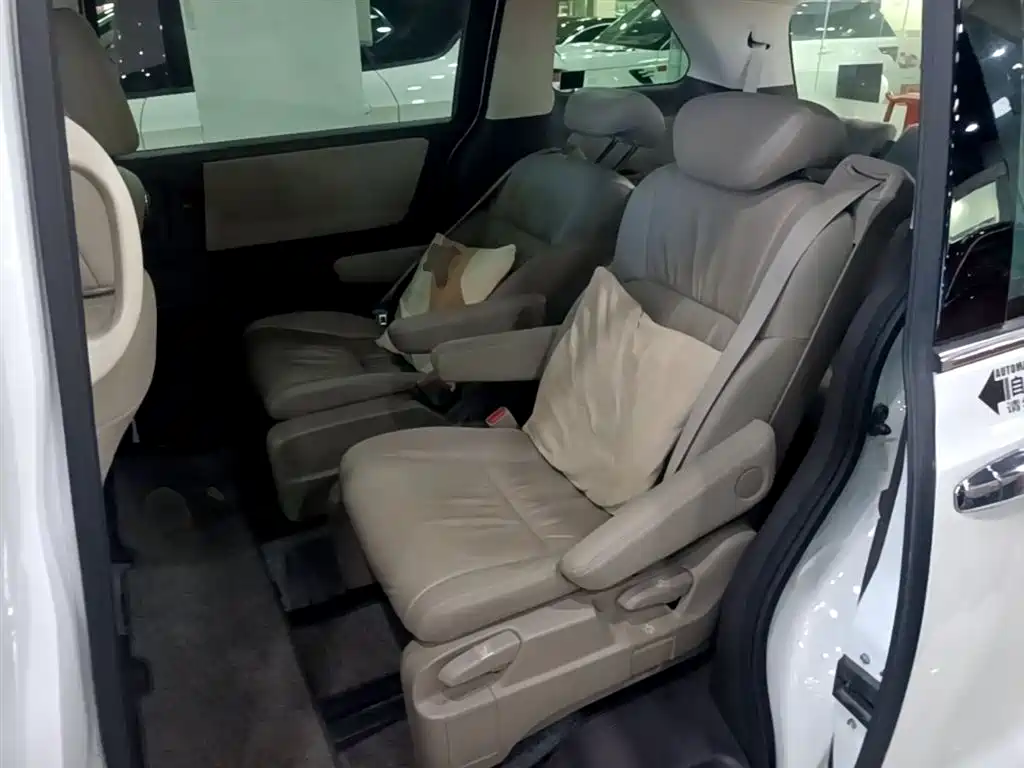 Honda Odyssey 2017 — фото 17