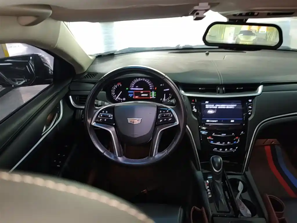 Cadillac XTS 2019 — фото 11