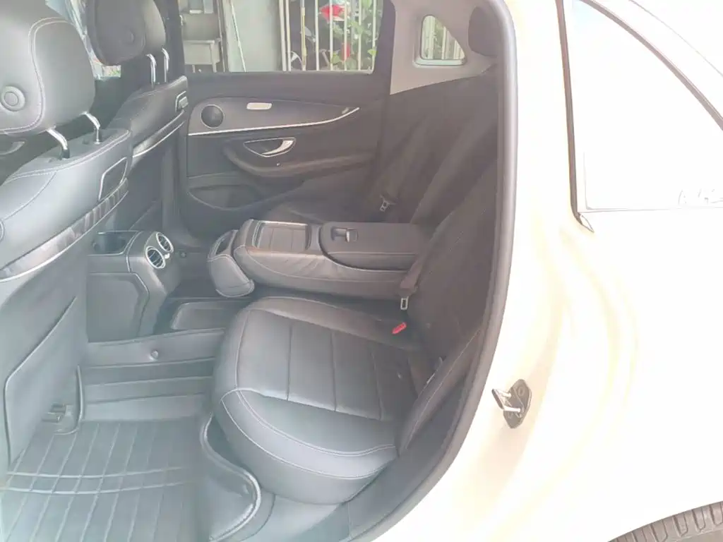 Mercedes-Benz E-Class 2020 — фото 17