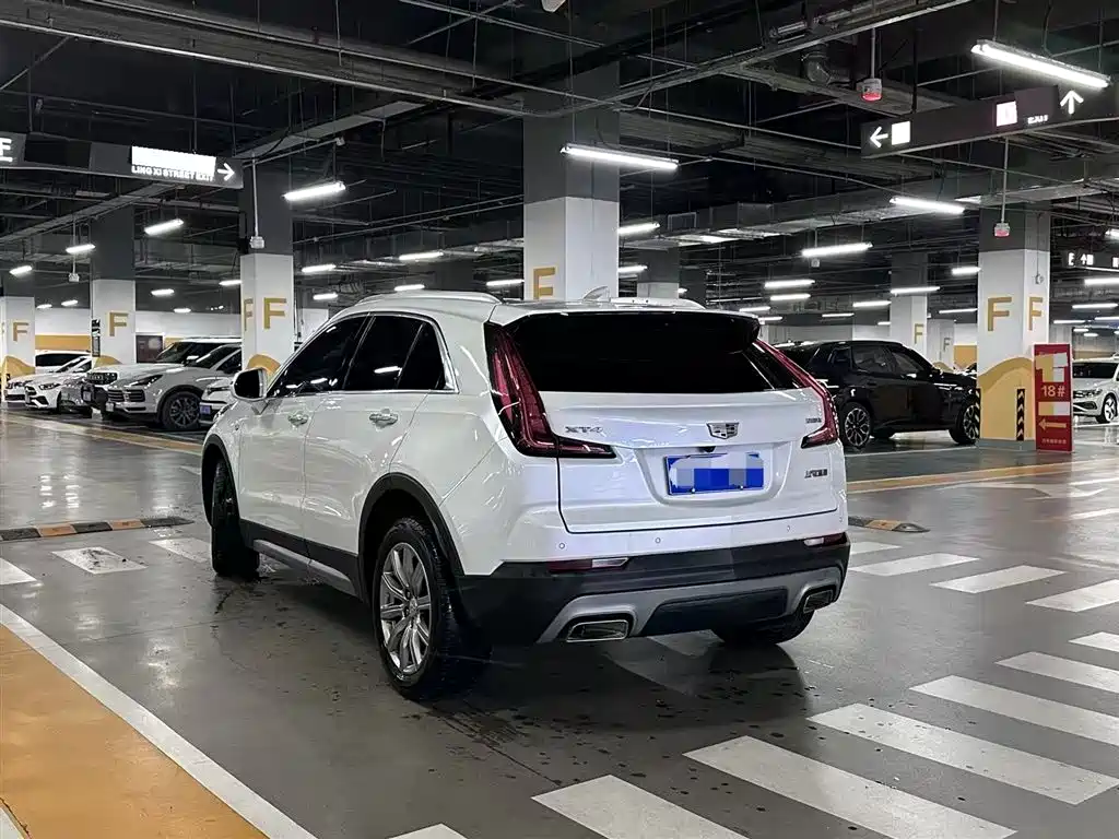 Cadillac XT4 2020 — фото 8