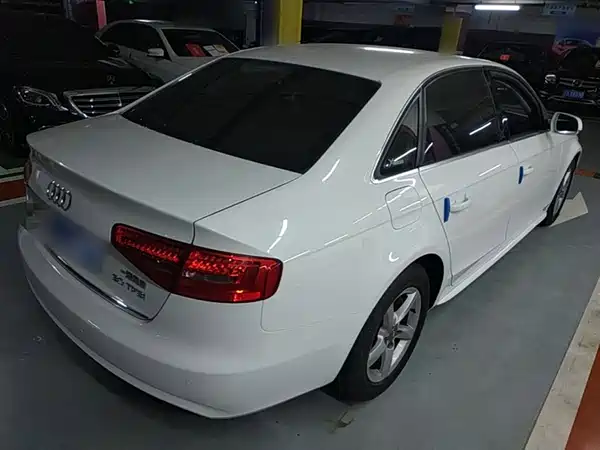 Audi A4L 2016