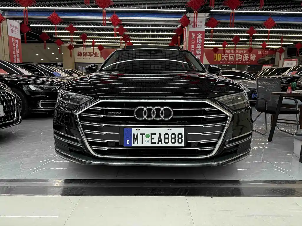 Audi A8 2018 — фото 2