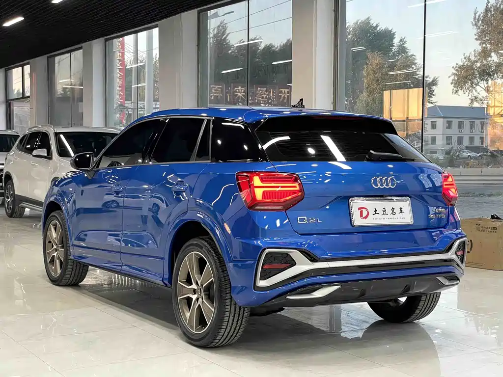 Audi Q2L 2022 — фото 6