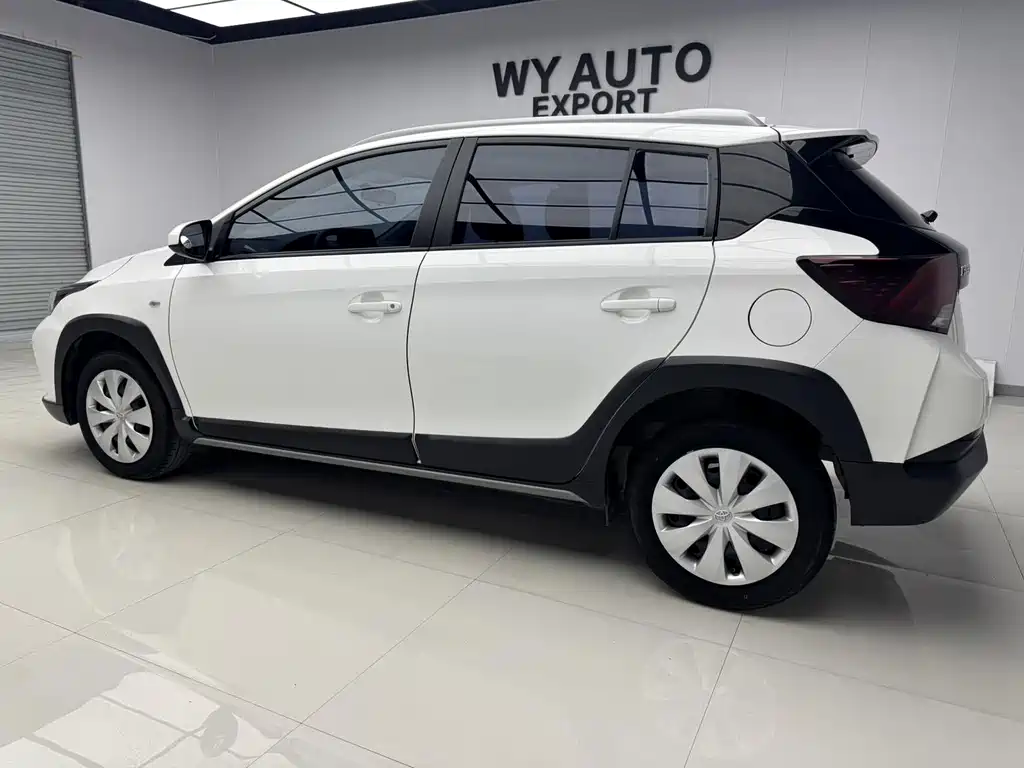 Toyota Yaris L 2022