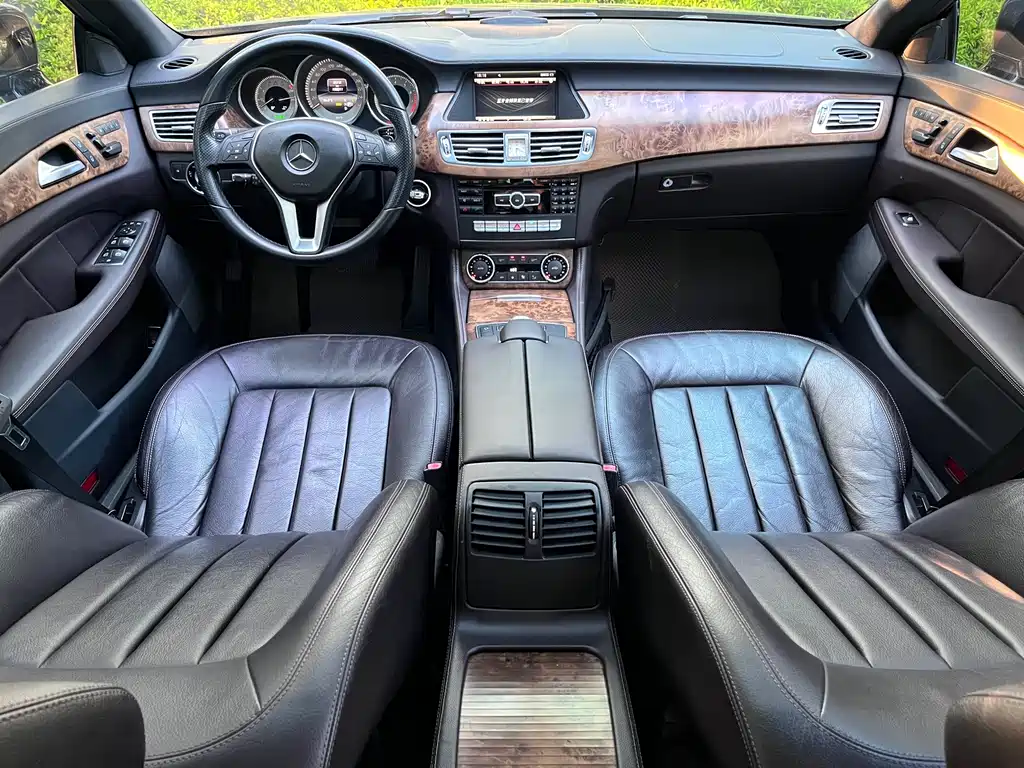 Mercedes-Benz CLS 2014 — фото 13