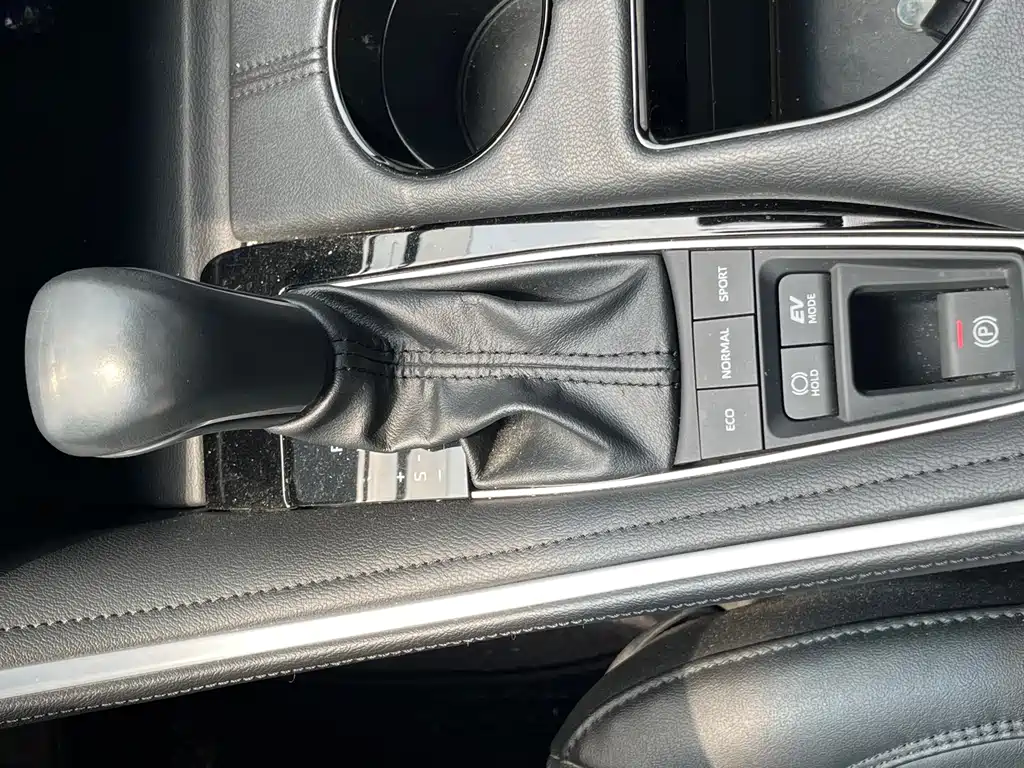 Toyota Avalon 2023 — фото 17