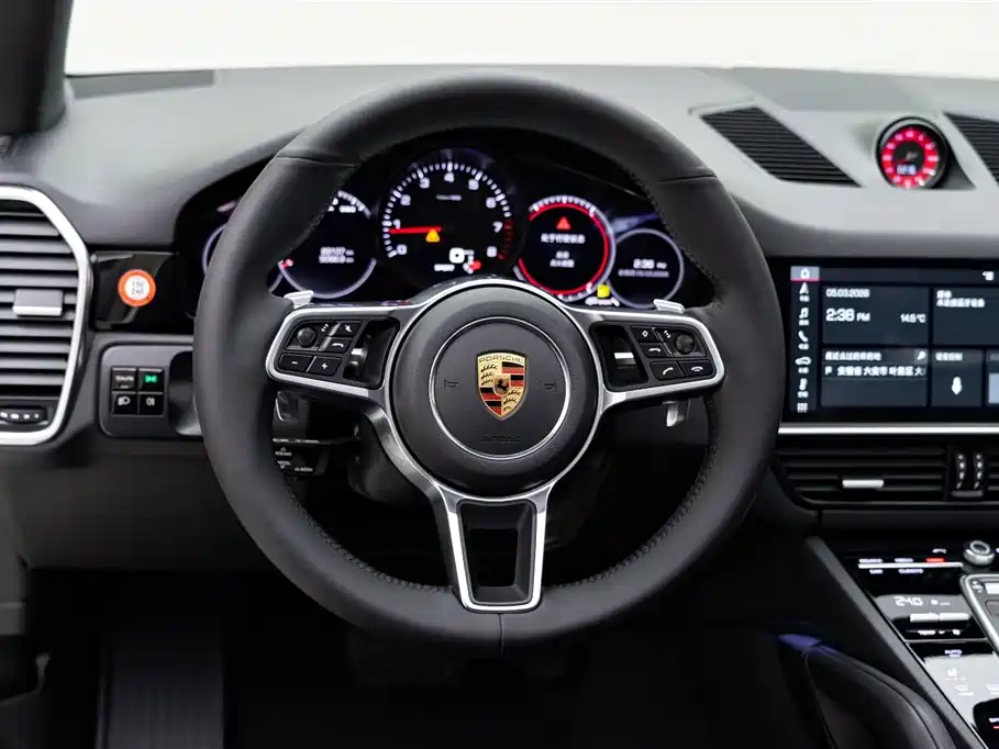 Porsche Cayenne 2018 — фото 12