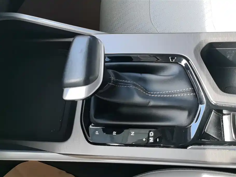 Geely Emgrand 2023 — фото 16