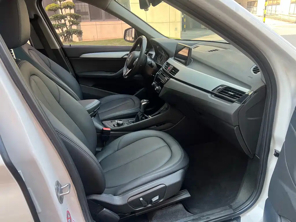 BMW X1 2017 — фото 10