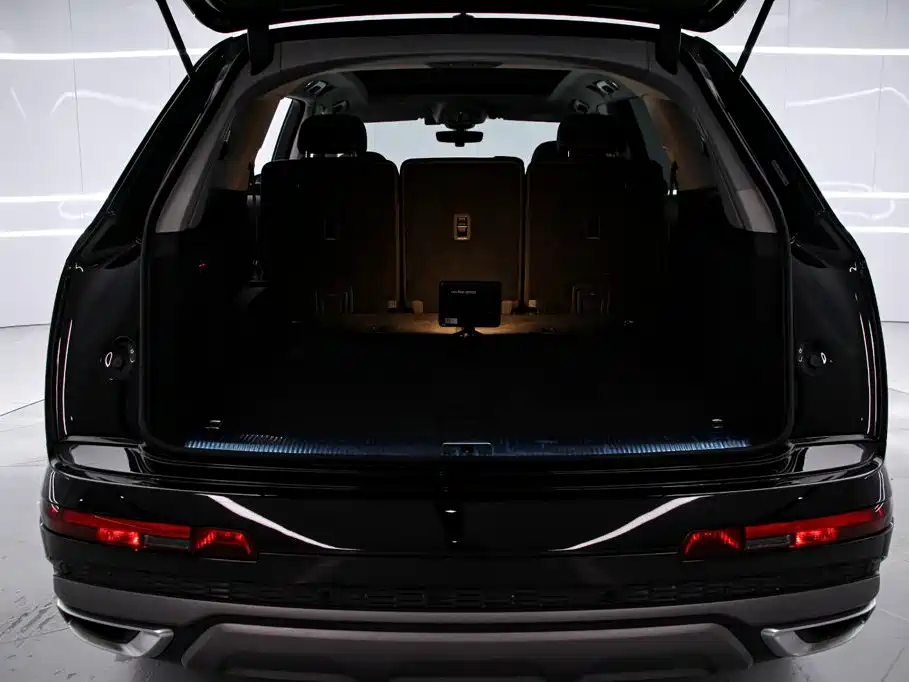 Audi Q7 2023 — фото 15