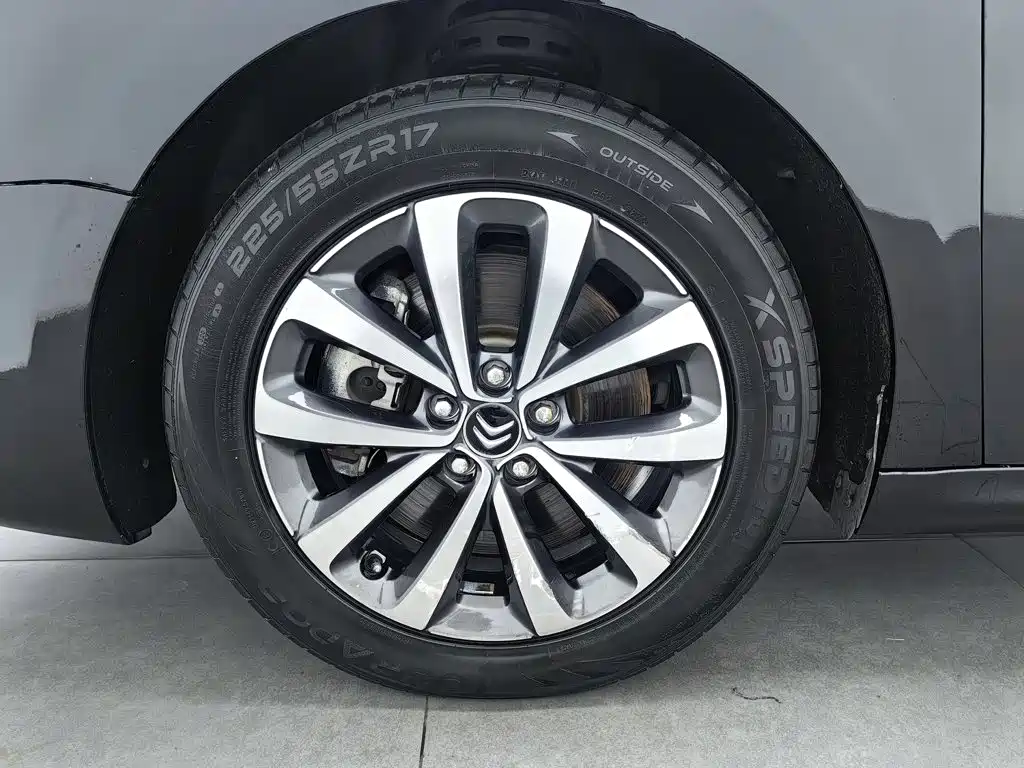 Citroën C6 2021 — фото 17