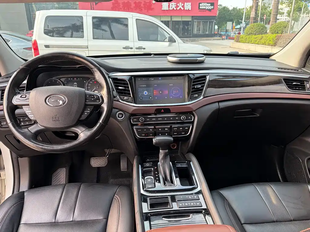 GAC Trumpchi GS8 2019 — фото 18