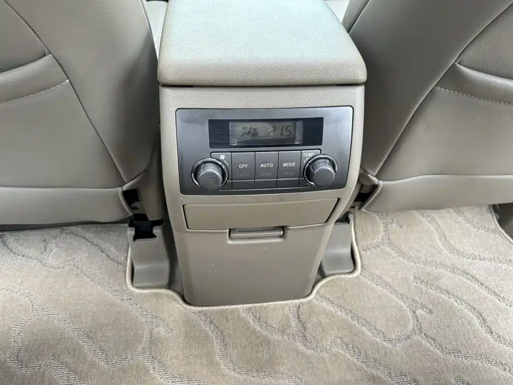 Toyota Highlander 2011 — фото 20