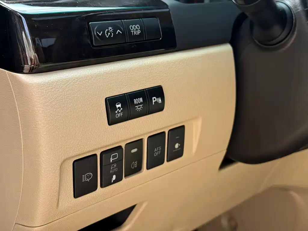 Toyota Alphard 2015 — фото 17