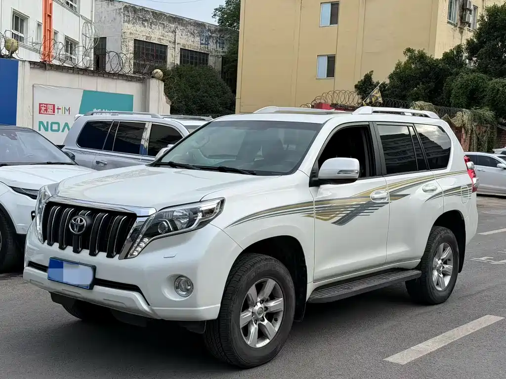 Toyota Prado 2016 — фото 1