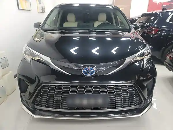 Toyota Granvia 2023