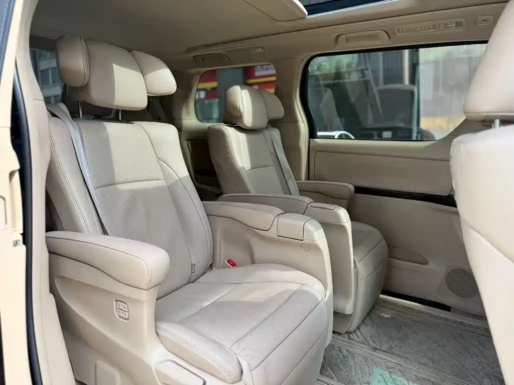 Toyota Alphard 2015 — фото 8
