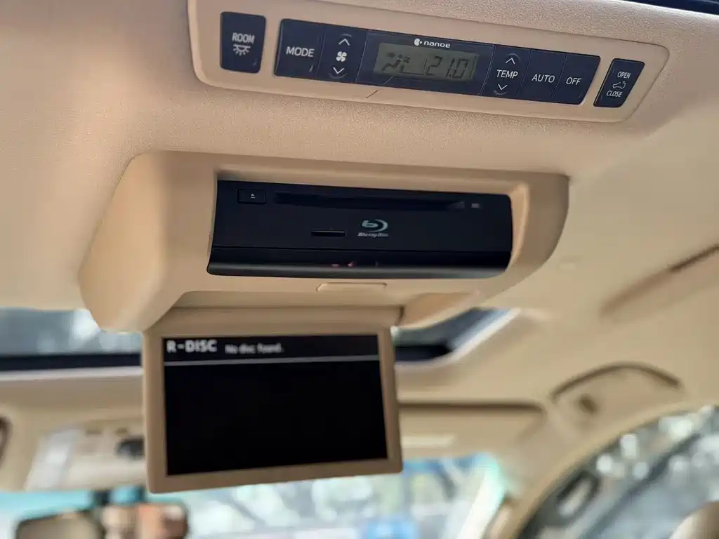 Toyota Alphard 2015 — фото 13