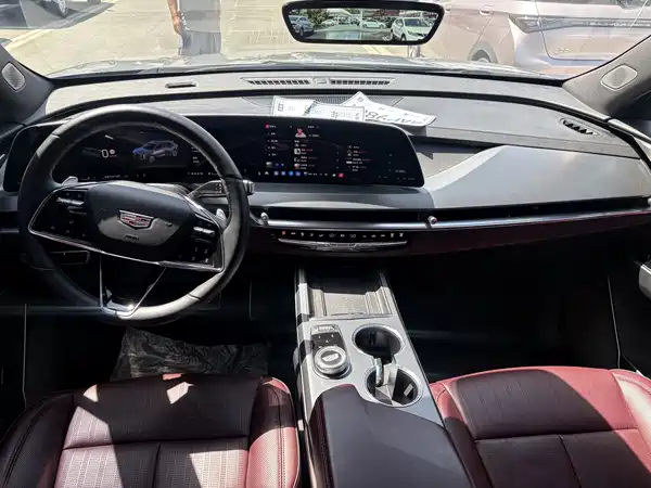 Cadillac XT5 2025