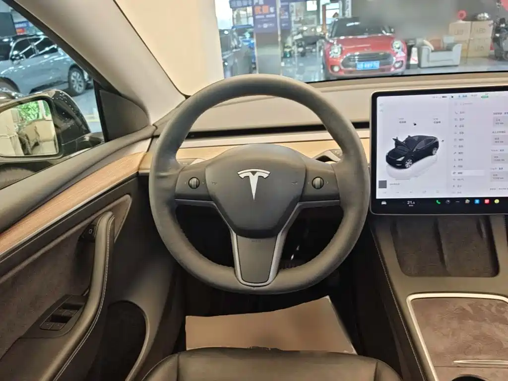 Tesla Model Y 2023 — фото 11