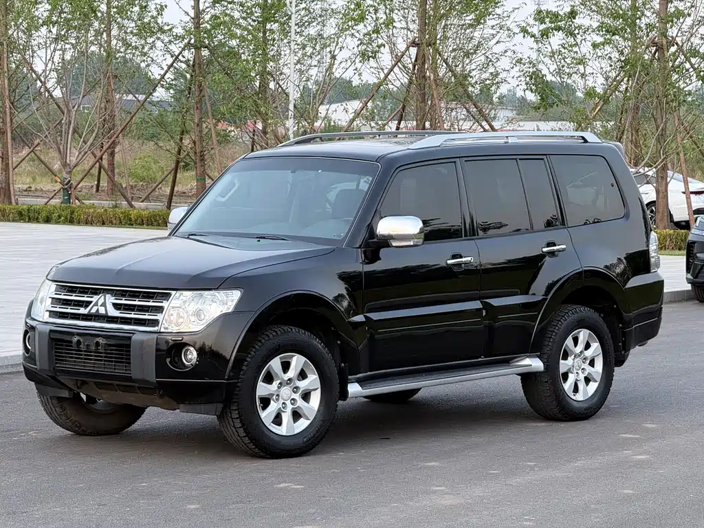 Mitsubishi Pajero 2011