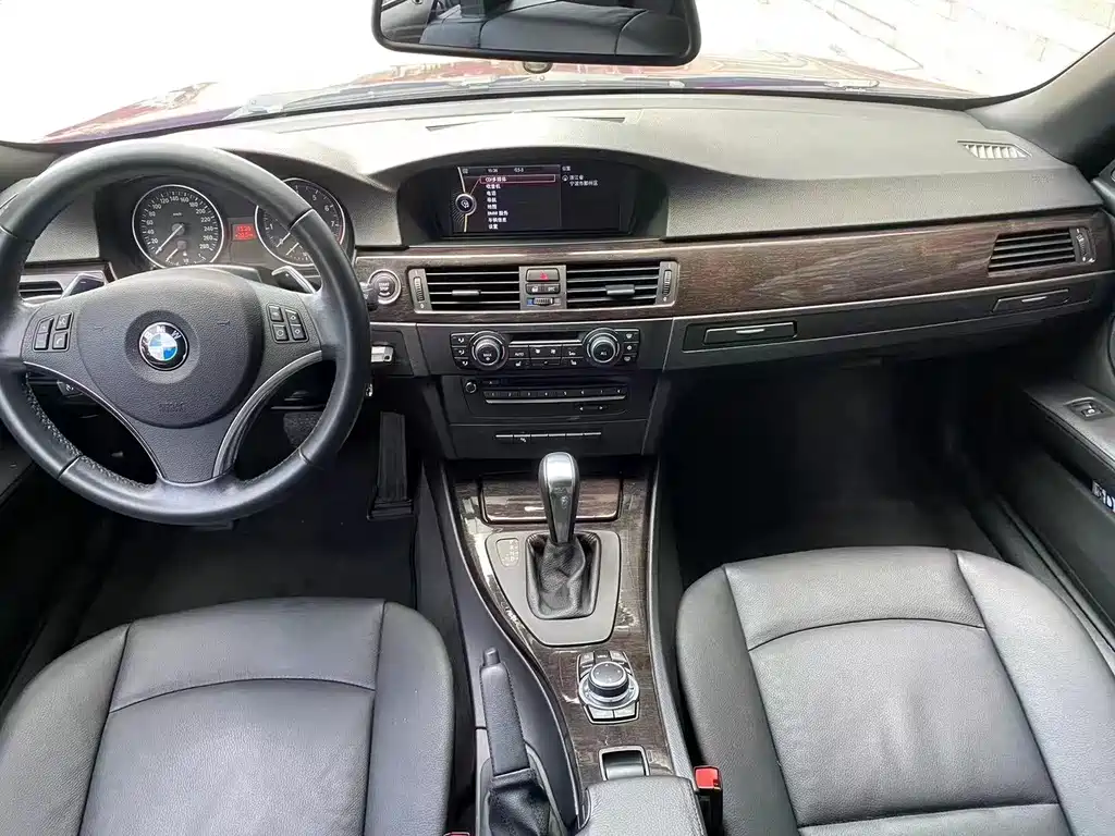 BMW 3 Series 2011 — фото 4