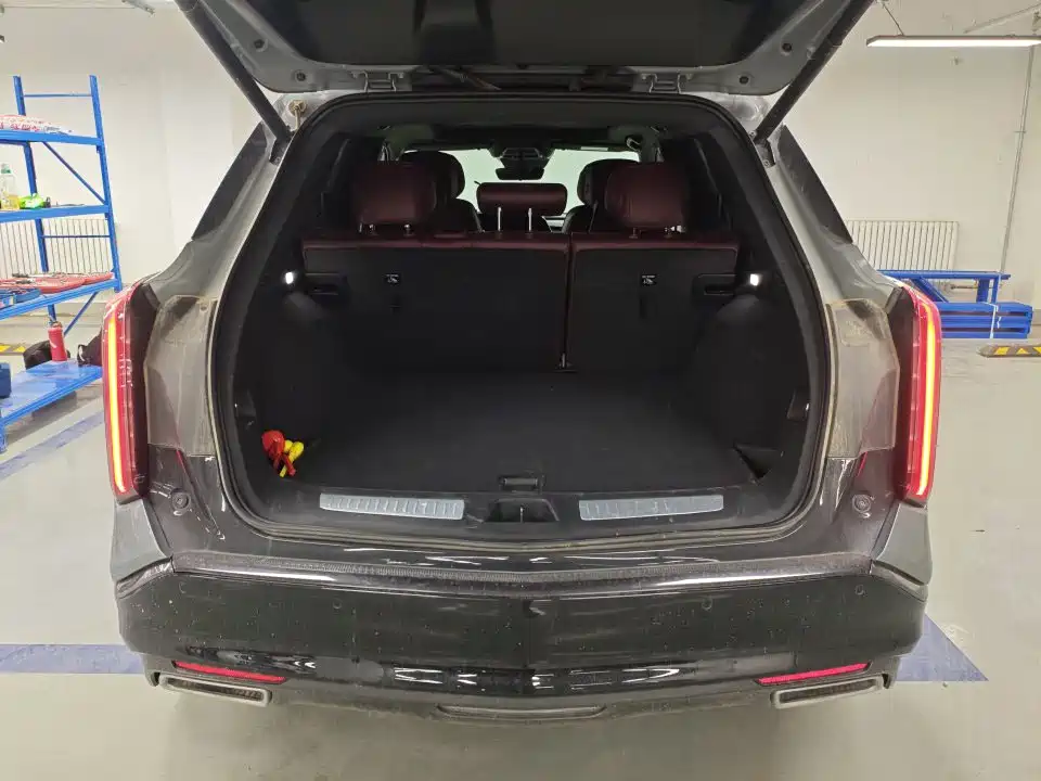 Cadillac XT5 2025 — фото 10